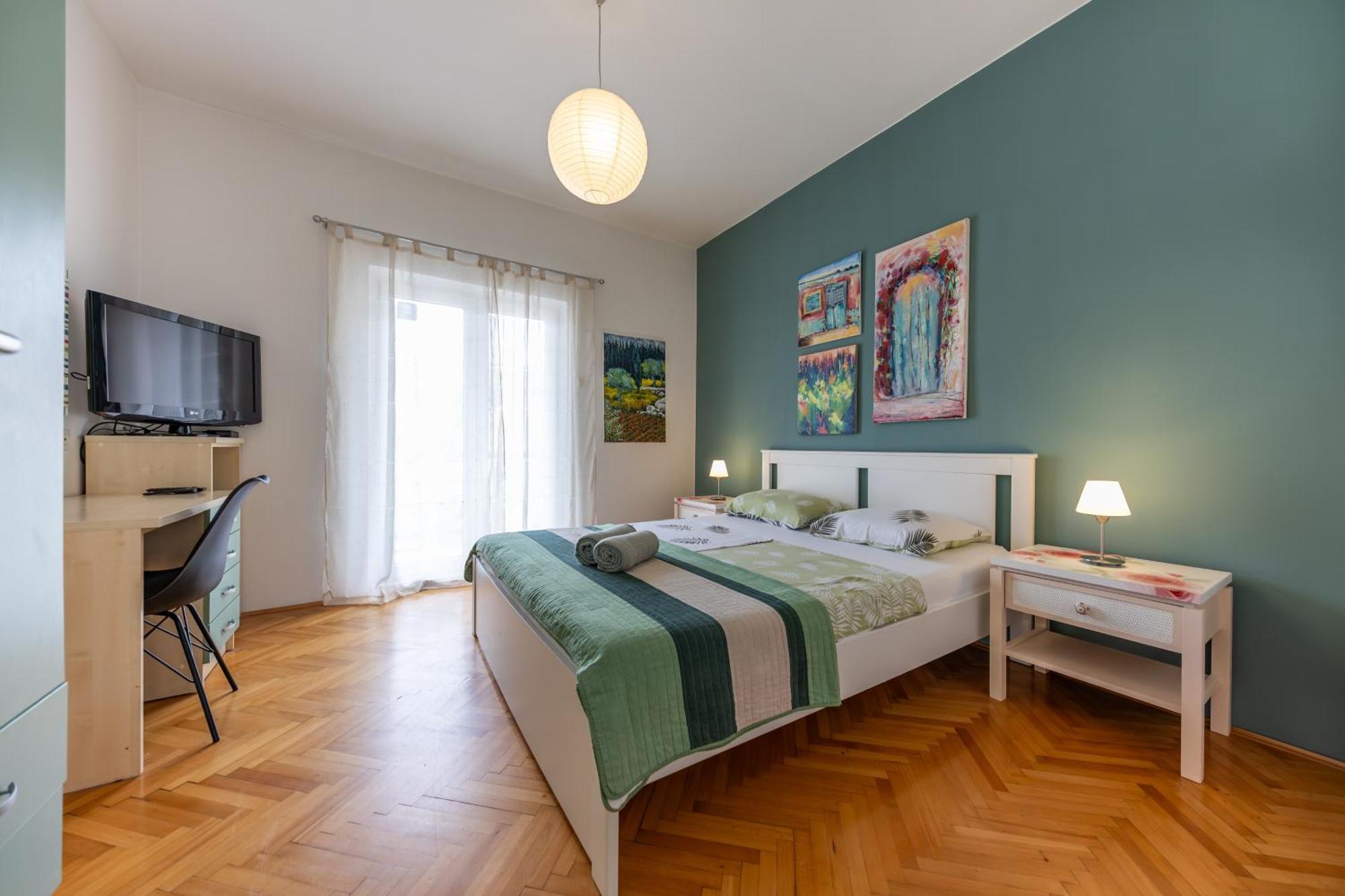 Green Holiday Apartment